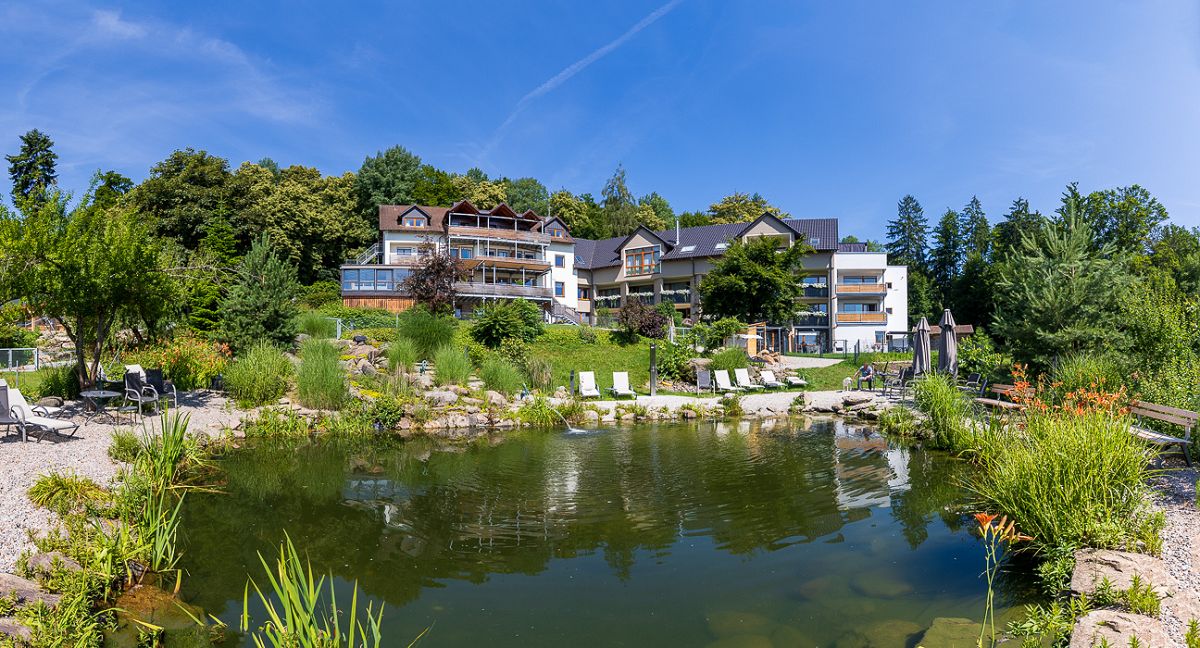 Natur-Hundehotel Bergfried - ein Paradies für Mensch und Hund - hundehotel.info